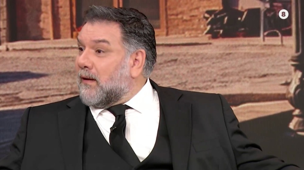 Συγκινημένος ο Αρναούτογλου με αυτά που άκουγε από τον γιο του - «Όταν μεγαλώσω θα ήθελα να μοιάσω στον μπαμπά μου» [βίντεο]